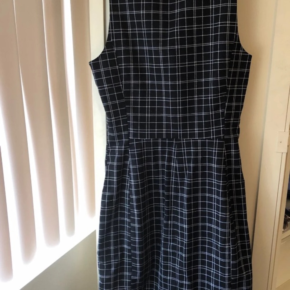 Dress - Picture 5 of 5